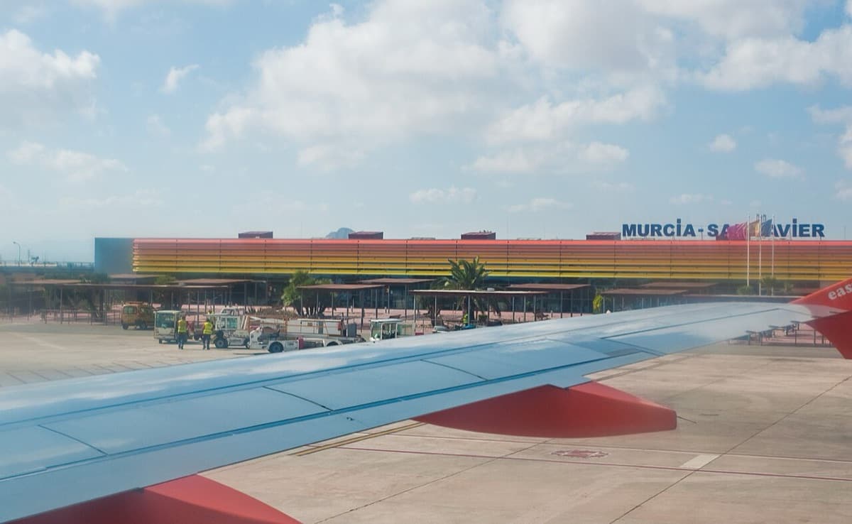 El viejo aeropuerto de San Javier vuelve a tener tráfico: ahora de drones