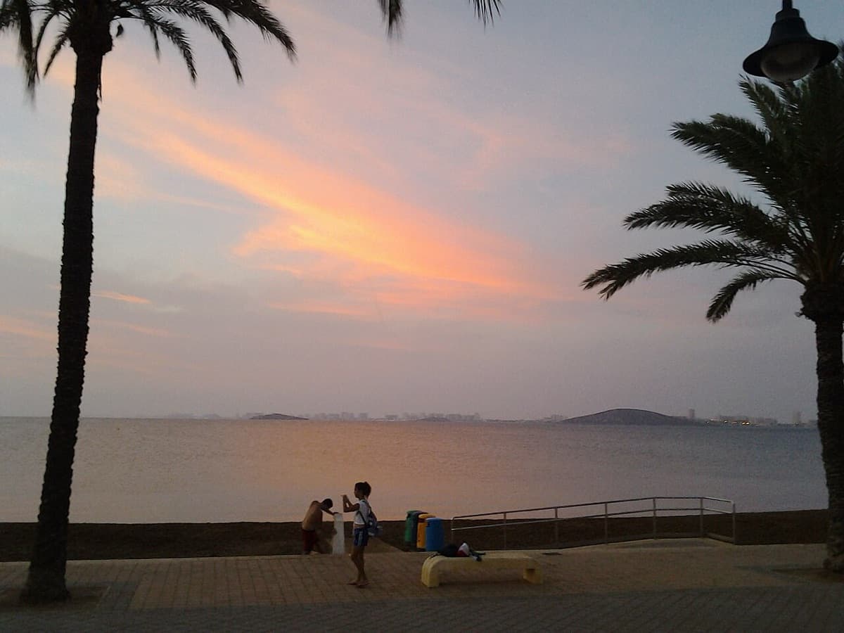 «El agua tan transparente funcionó como un engaño»: por qué nadie vio venir lo del Mar Menor
