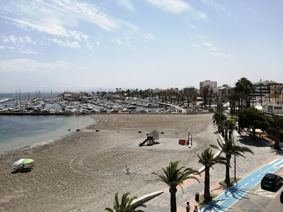 Playa y puerto deportivo de Lo Pagán, en San Pedro del Pinatar