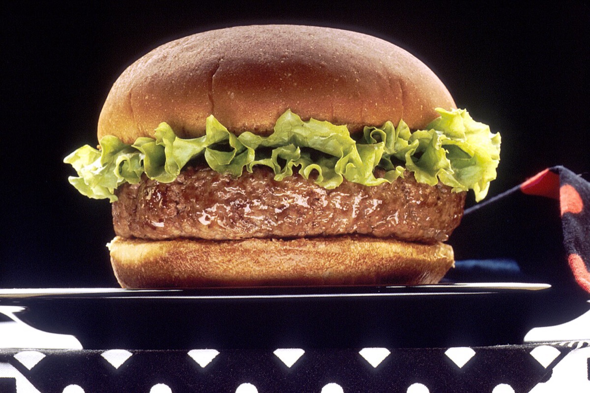 La curiosa hamburguesa con arroz caldero del Mar Menor