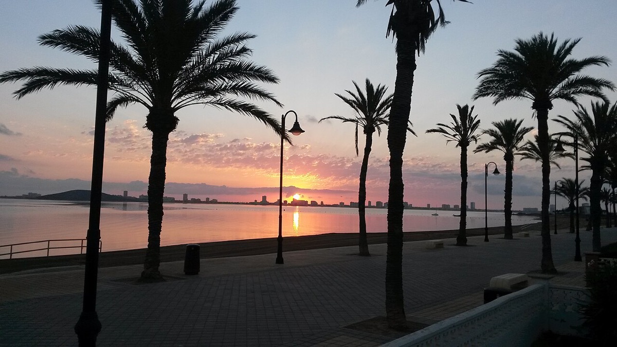 Playa Honda estrena Sunset Market: atardeceres con artesanía y gastronomía